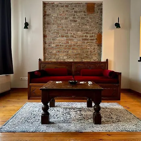 2br, 2ba 3rd Floor Of Historical Building, Galata Apartment