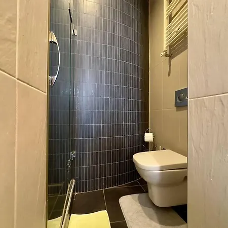 2br, 2ba 3rd Floor Of Historical Building, Galata * Istanbul