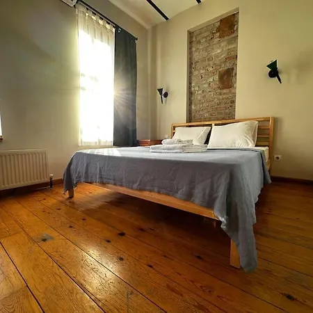 2br, 2ba 3rd Floor Of Historical Building, Galata