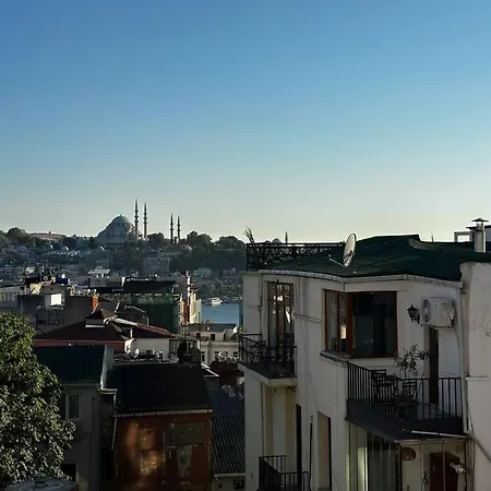 Lägenhet 2br, 2ba 3rd Floor Of Historical Building, Galata Istanbul