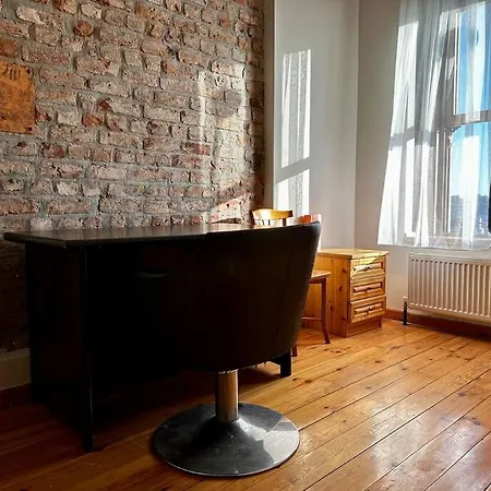 2br, 2ba 3rd Floor Of Historical Building, Galata 이스탄불