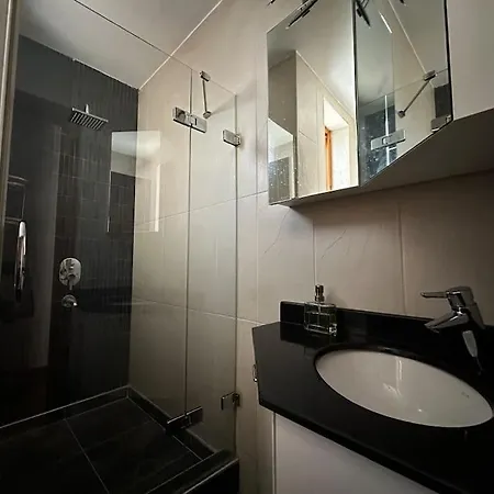2br, 2ba 3rd Floor Of Historical Building, Galata *
